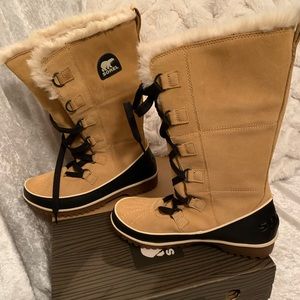 Sorel Tivoli High II Women’s Waterproof Boots Sz 8.5